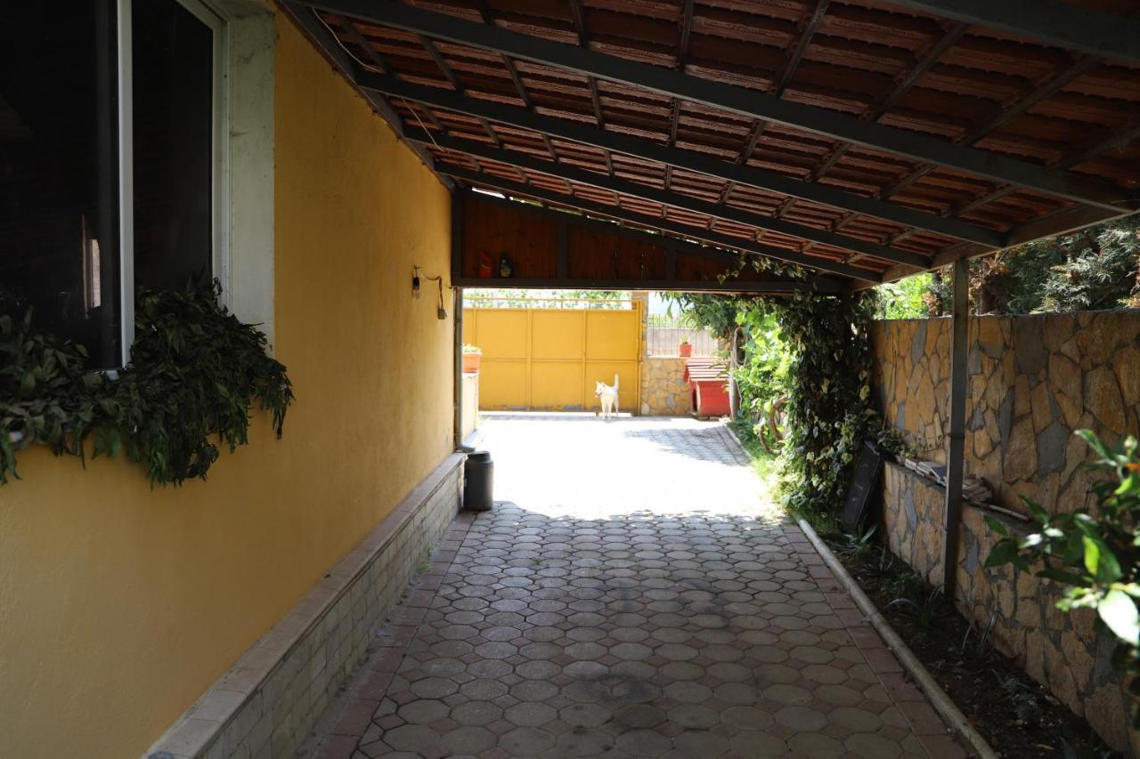Raisa Guesthouse 12 Berat Exterior photo